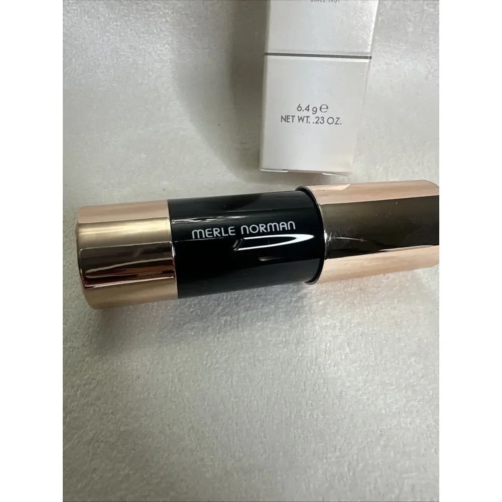 Merle Norman Cheek Crayon in BERRY... NEW IN BOX . See Pics